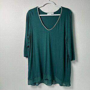 Rose + Olive Top Size 1X Green Jeweled Trim Pullover V Neck Stretch Blouse Flowy